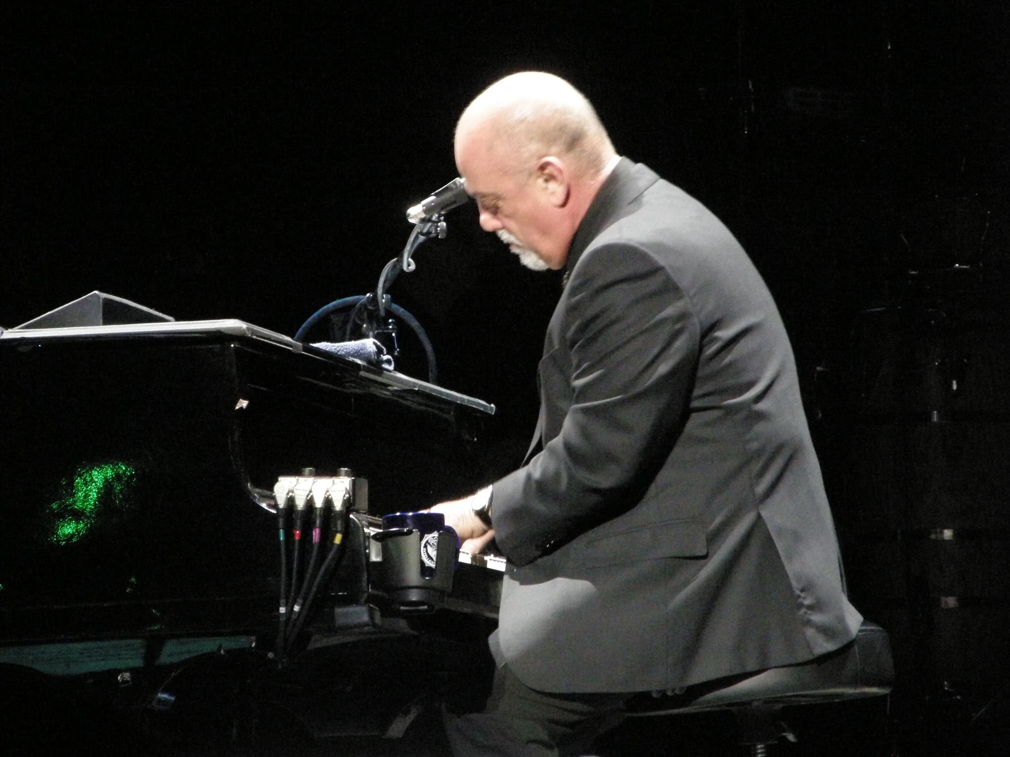 BillyJoel2014-04-06TheCenterAtLouisvilleKY (8).jpg